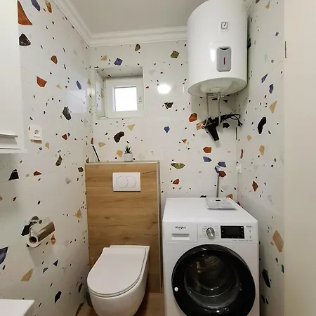 Crljen * Brodarica (Sibenik-Knin)